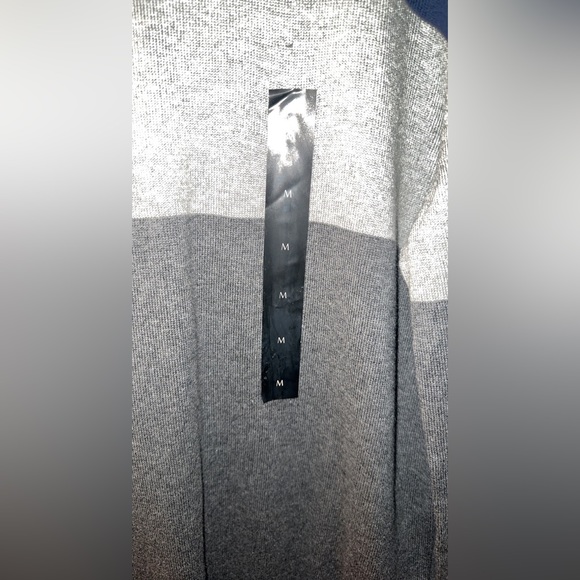 Banana Republic Men’s Crewneck Sweater. - Picture 3 of 4